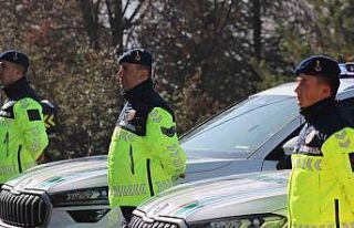 Jandarmadan habersiz otoyolda kuş uçmuyor