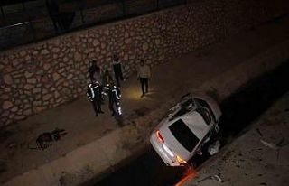 Kafa kafaya çarpışan otomobillerden biri 7 metre...