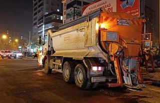Kahramanmaraş büyükşehir belediyesinden gece mesaisi