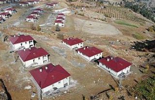 Kahramanmaraş’ta dev kayaların tahrip ettiği...