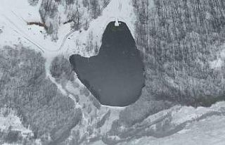 Kalp şeklindeki Ulugöl’de kar güzelliği