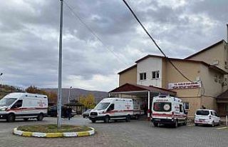 Kamyonet şarampole yuvarlandı: 5 yaralı