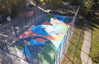 Kanlıkavak Parkı’ndaki basketbol sahası yenilendi