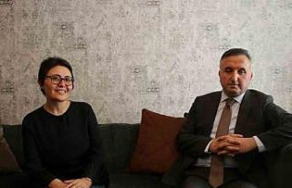 Kansere yakalanan Sariye öğretmen öğrencilerine...