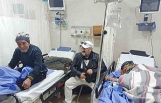 Kar nedeniyle yaylada kaybolan ve kuzularını bir...