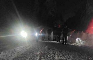 Kar yağışının bastırması sonucu yaylada mahsur...