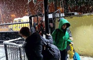 Karda mahsur kalan 21 kişiyi, AFAD kurtardı