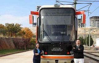 Karı koca aynı hatta vatman