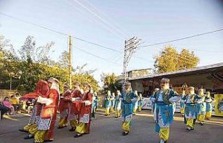 Kayışlı’da mahalle halkı buğday ekimini şenlik...