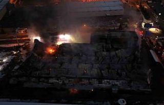 Kayseri’de fabrika yangınındaki hasar havadan...