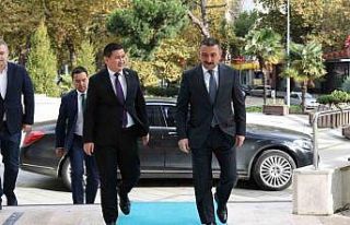 Kazakistan Başkonsolosu Amankul, Hacıbektaşoğlu’nu...