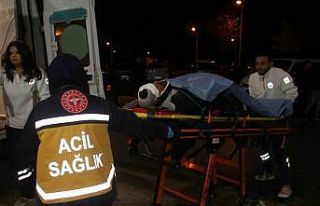 Kazaya yardım için durdu, otomobilin çarpması...