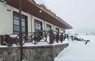 Keltepe Kayak Merkezi’nde kar kalınlığı 1 metreye...