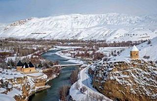 Kemah’ta gök mavi, yer beyaz oldu