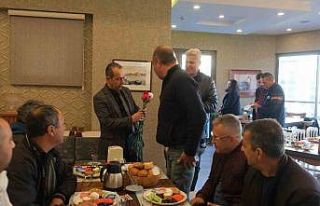 Kemer Belediyesi’nden şoförlere kahvaltı