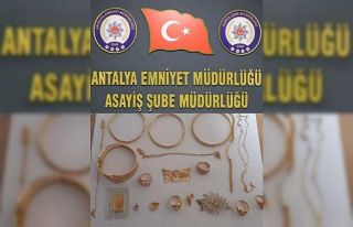 Kendisini ’polis’ olarak tanıtıp dolandırıcılık...