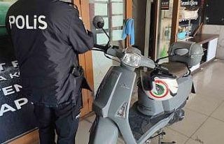 Keşan’daki kazada sürücü kask sayesinde kazayı...