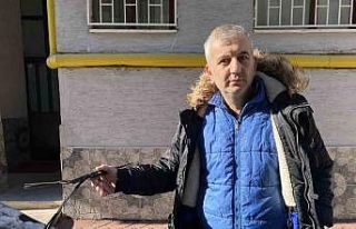 Kimliği belirsiz şahıs 10 aracın sileceklerini...