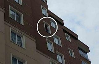 Kiralık ev bakmak için gittiği binanın 6. katından...