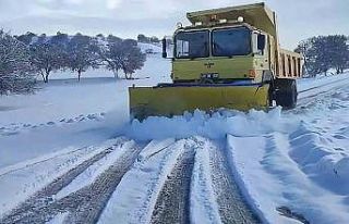 Kırıkkale’de karla mücadele devam ediyor: Kapanan...
