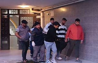 Kıskançlık krizine giren koca, karısını tabancayla...