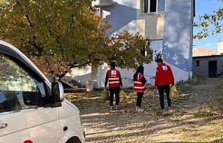 Kızılay’dan ihtiyaç sahibi ailelere kıyafet...