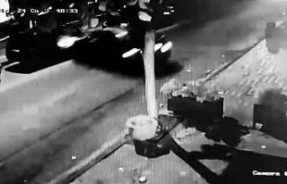 Kontrolden çıktı, park halindeki çok sayıda araca...