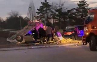 Konya’da hafif ticari araç ile minibüs çarpıştı:...