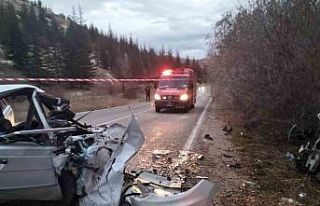 Konya’da iki otomobil kafa kafaya çarpıştı:...
