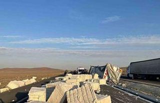 Konya’da tır devrildi: 1 ölü, 1 yaralı