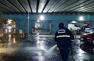 Körfez’de gece temizlik mesaisi