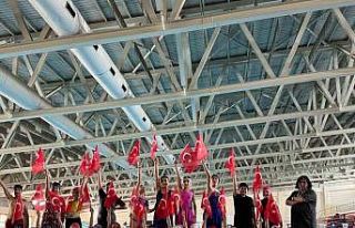 Kulaçlar Atatürk için atıldı