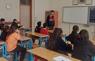 Kulu’da jandarmadan öğrencilere siber güvenlik...