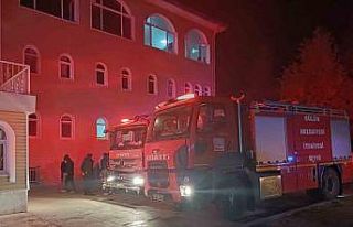 Kur’an kursunda çıkan yangında 2 öğrenci dumandan...