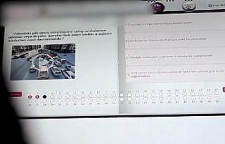 Kurduğu düzenekle ehliyet sınavına girenlere kopya...