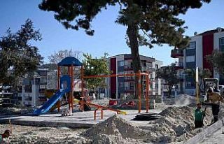 Kuşadası Belediyesi Değirmendere’de park yenileme...