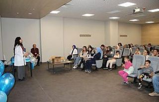 Kütahya Şehir Hastanesi’nde diyabetli çocuk ve...