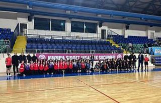 Kütahya’da okullar arası gençler hentbol il birinciliği...