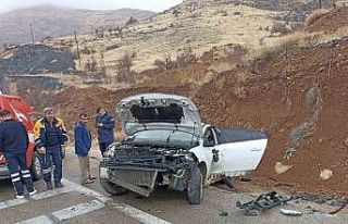 Malatya’da kontrolden çıkan araç devrildi: 6...