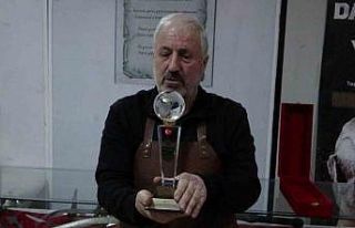 Malatyalı demirci ustasına "Yaşayan İnsan...
