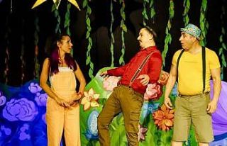 Maltepeli çocuklar ara tatilde tiyatro oyunlarıyla...