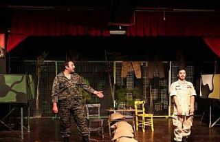 Merkezefendi Kent tiyatrosu Sınır oyunu ile sahneye...