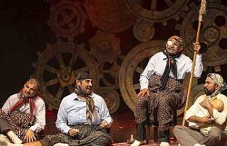 Mersin Şehir Tiyatrosu ’Misafir’ oyununu sahneledi