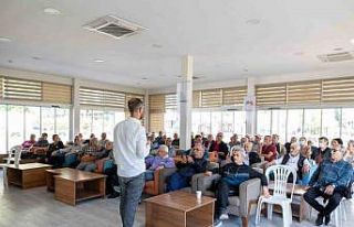 Mersin’de Emekli Evi üyeleri ’Alzheimer’ konusunda...
