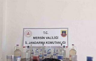 Mersin’de kaçak makaron ve sahte içki ele geçirildi