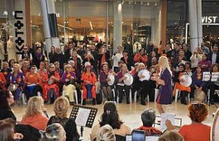 Mersin’de kadınlar şiddete karşı ’ritim tuttu’