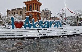 Mevsimin ilk karı Aksaray’ı beyaza bürüdü