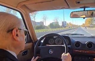 MHP lideri Bahçeli klasik otomobiliyle Ankara turu...