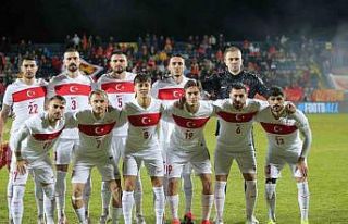 Milliler, A Ligi için play-off oynayacak