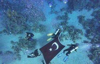 Mısır’a gidip Türk bayrağını saat 09.05’te...